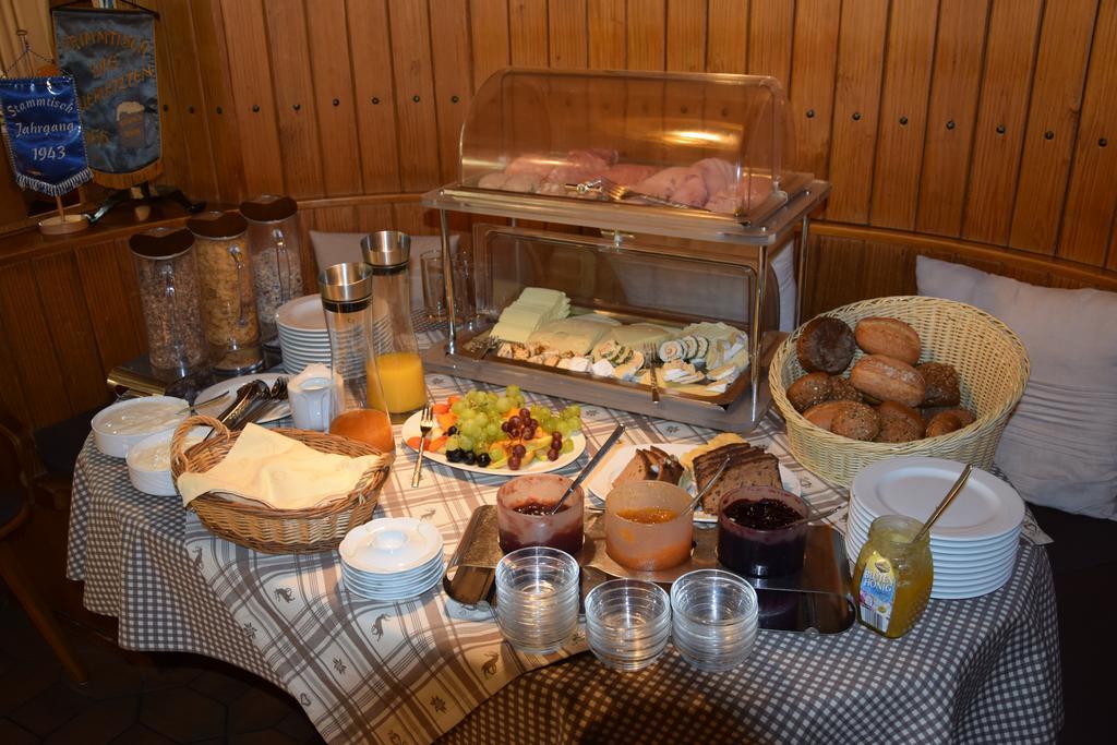 Hotel Gruener Baum Naila Экстерьер фото