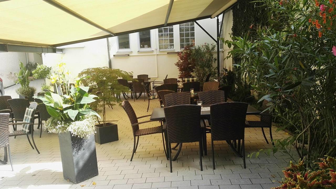 Hotel Gruener Baum Naila Экстерьер фото
